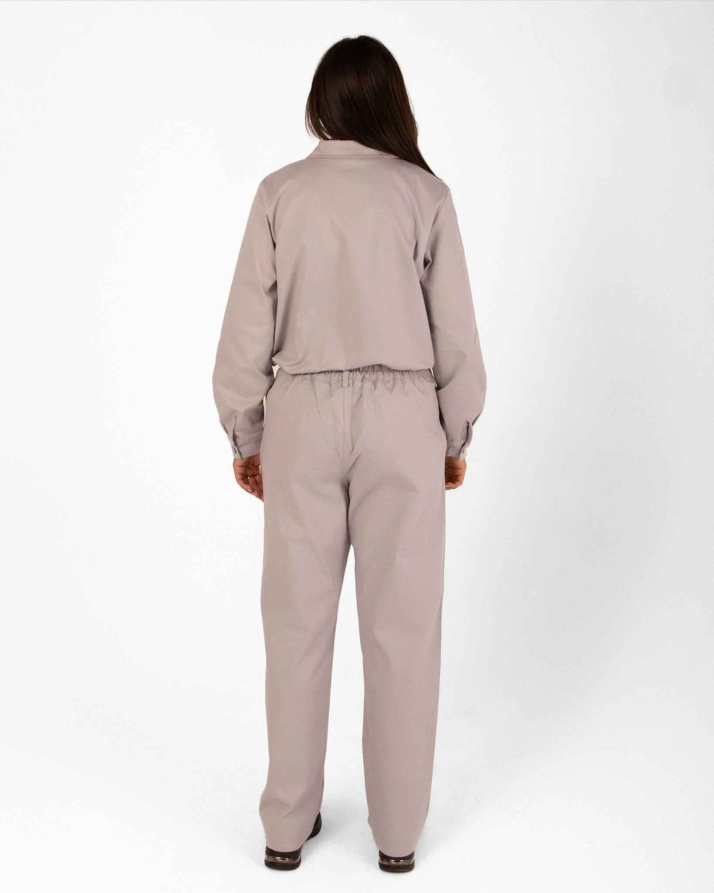 Women’s Light Grey Suit – Practical Elegance with a Modern Touch