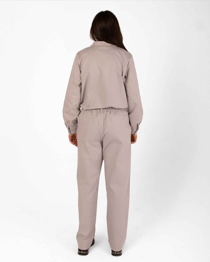 Women’s Light Grey Suit – Practical Elegance with a Modern Touch
