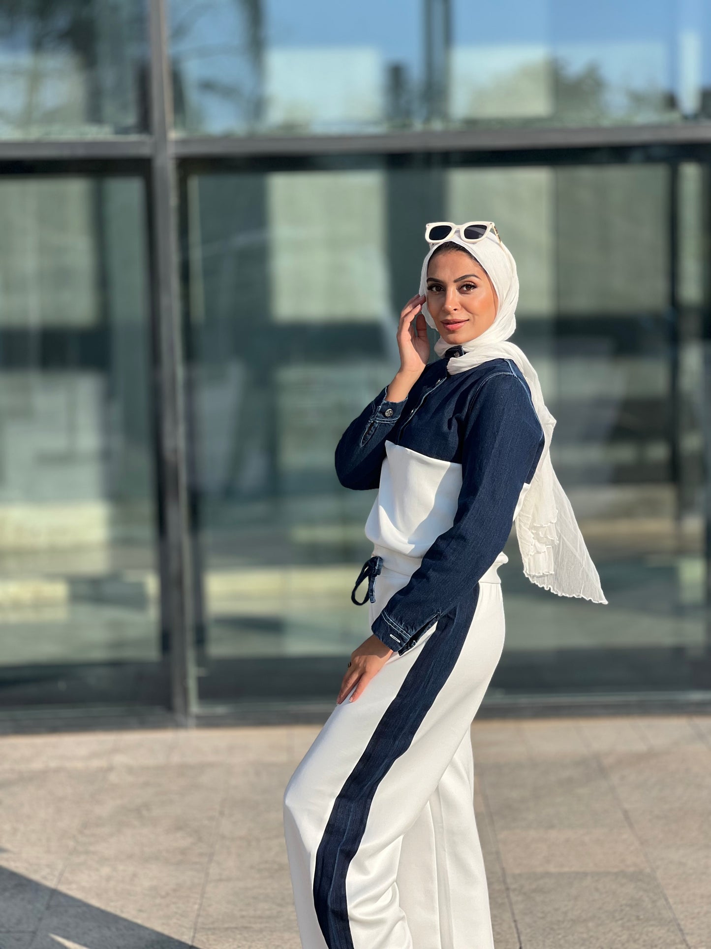 Pearly Blues - White