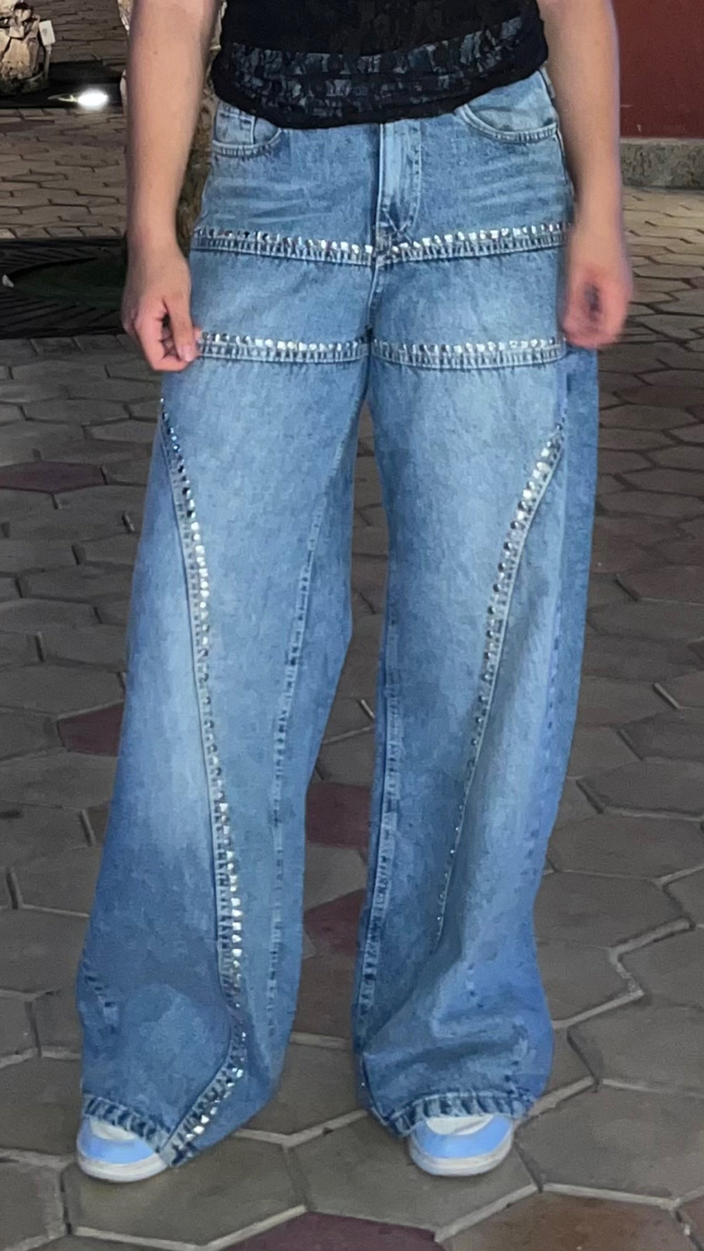 High-Waist Rhinestone Wide-Leg Jeans - Blue